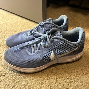 Nike Revolution 3